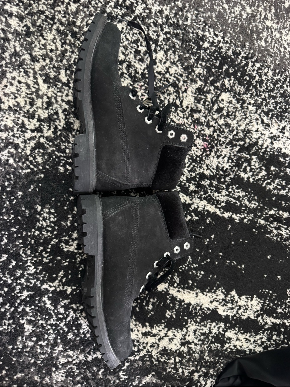 Timberland Black Boots with velvet cuff and laces - Picture 5 of 13